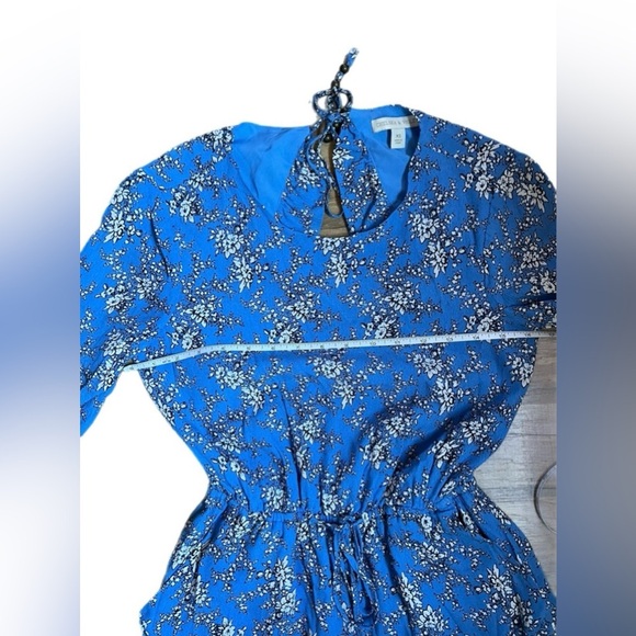 NWOT Chelsea & Violet Blue Floral
Romper -‎ Flowy & Feminine
Size XS - Picture 11 of 11